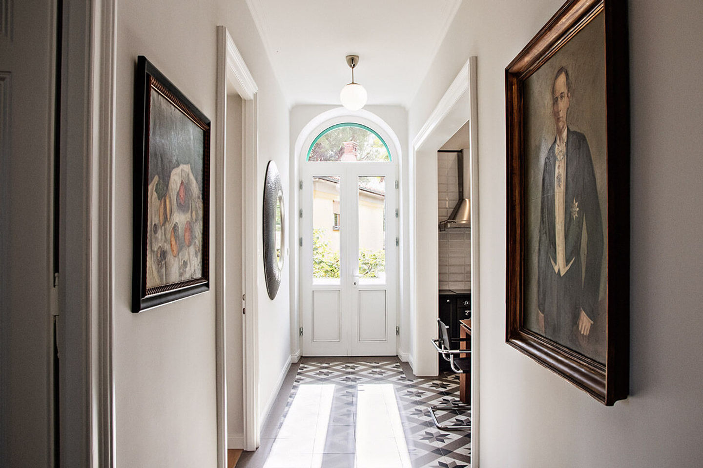 Original Art Deco doors — Deluxe Beachfront Apartment Klara
